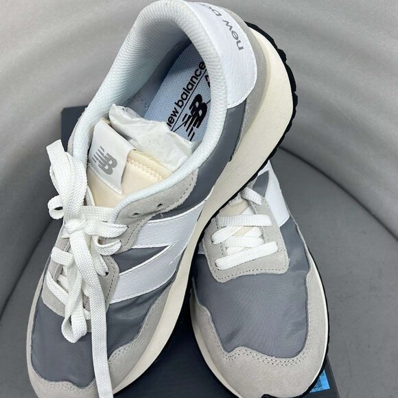 New Balance Tennis Shoes - Picture 4 of 4